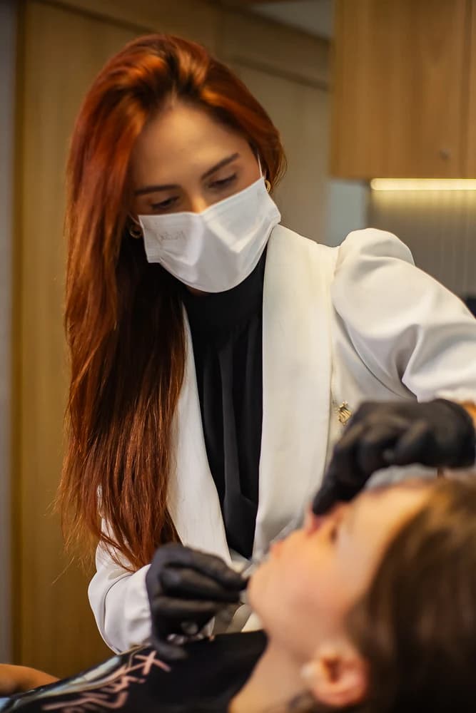 Detalhe do atendimento Full Face da Dra. Luiza Lazzaretti
